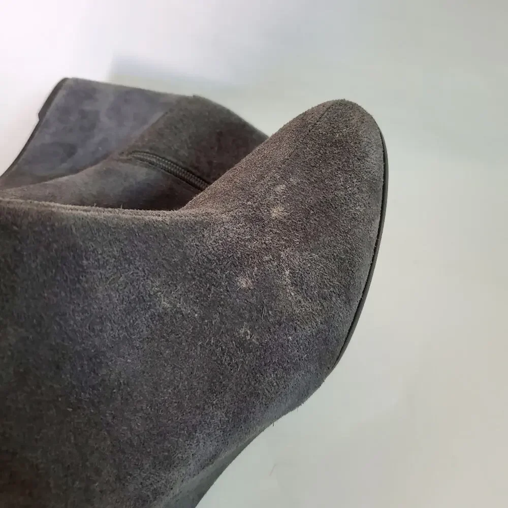 Tahari | Sutton Mixed Media Leather Suede Wedges